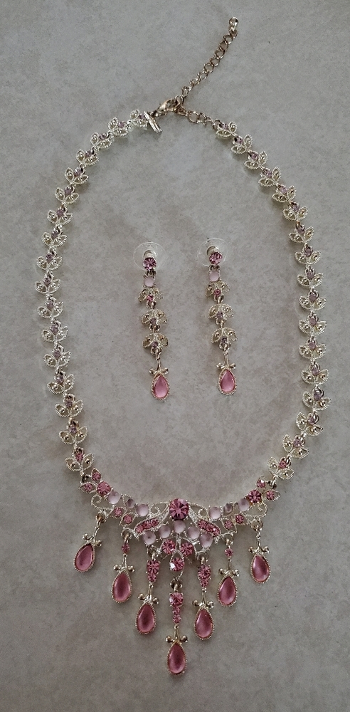 Necklace and Earings Set